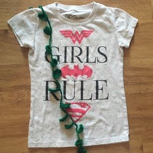 🌷DC Comics size 4/5 superhero girls rule shirt🌷